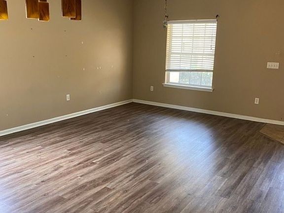 5th image of 12585 White Cedar Trl