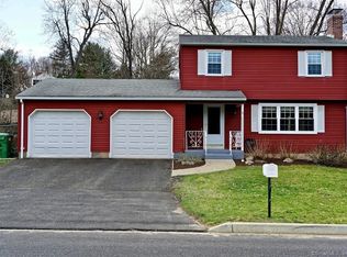45 Willow Bee Ln, Middletown, CT 06457