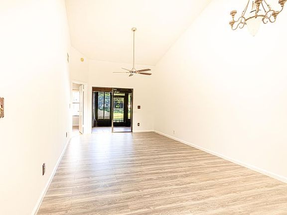 4th image of 3729 Collinwood Ln