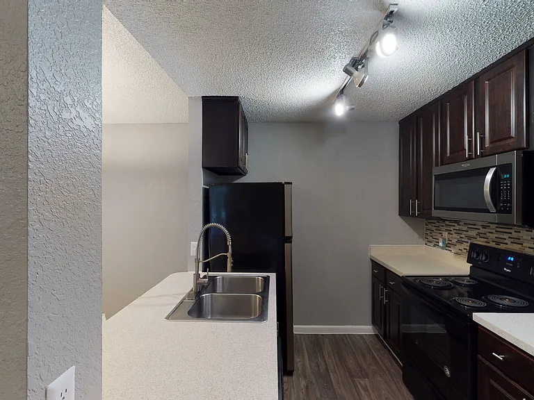 Altamira Place Apartment Homes — Photo 128