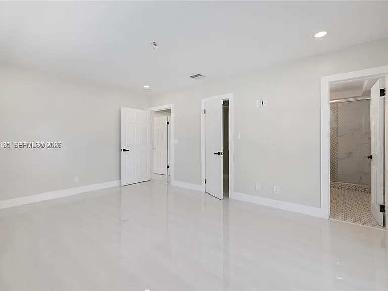 1221 SE 10th St — Photo 17