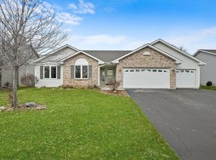 448 Sherman Ln, Poplar Grove, IL 61065