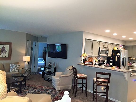 5th image of 191 Old Oak Ct W