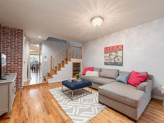4th image of 899 Pearl St Unit 18
