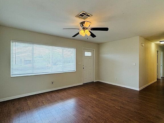 3rd image of 1522 Medford Pl