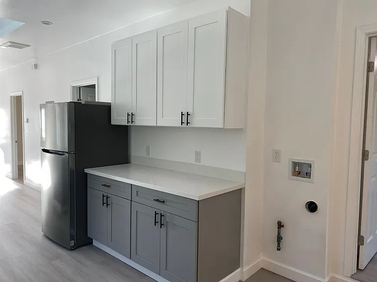 1711 Bridge Ave — Photo 4