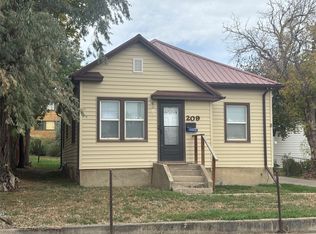 209 Montana Ave, Shelby, MT 59474