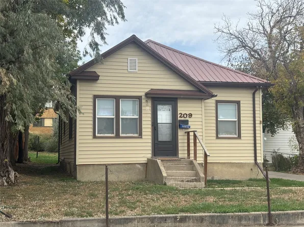 209 Montana Ave, Shelby, MT 59474