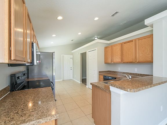 5th image of 2628 Sunningdale Dr