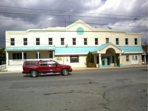 2nd image of 602 Main St