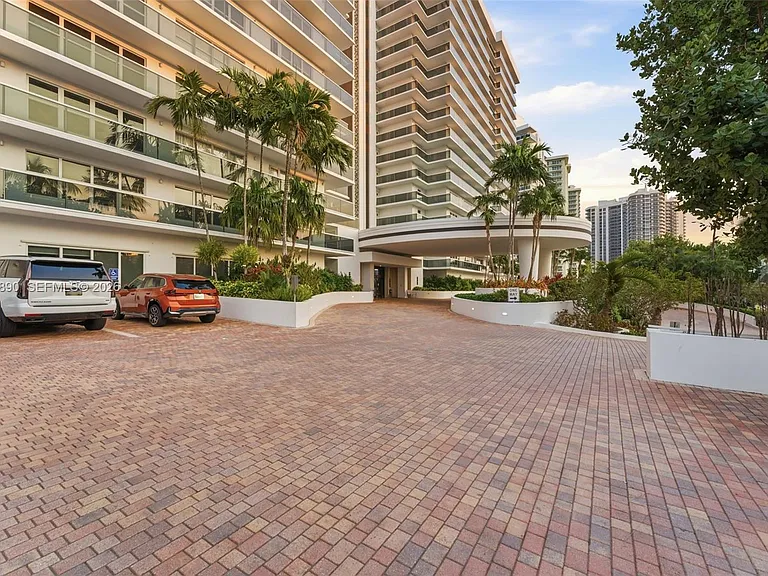 3500 Galt Ocean Dr #2314 — Photo 7