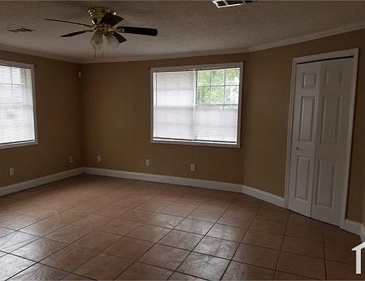 5th image of 7901 Tarpon St