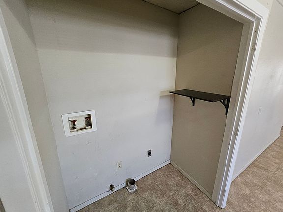3rd image of 1014 E Amazon St