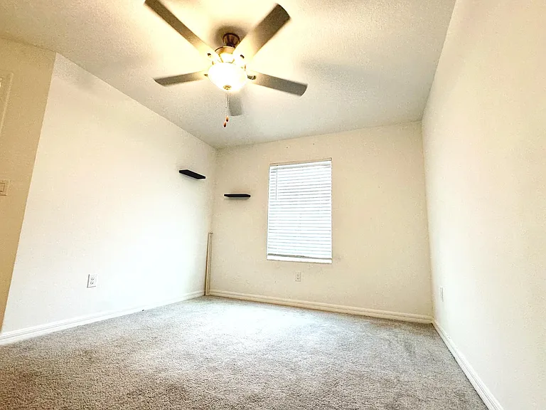 8239 Crescent Oaks Dr — Photo 13