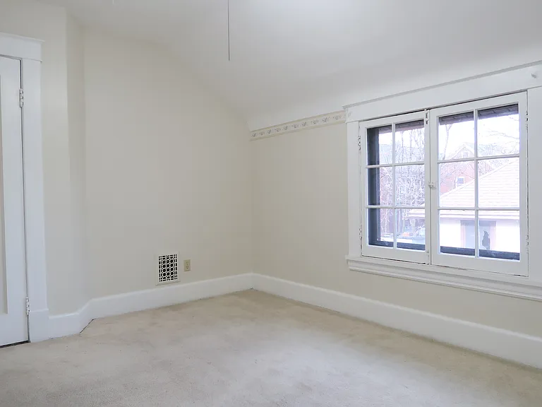 1840 Michigan Ave — Photo 29
