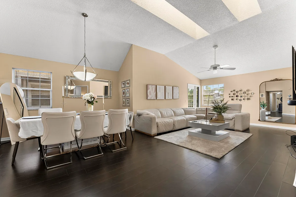 Building Photo - 5359 Buckhead Cir #2031