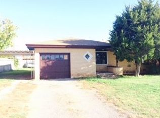 1722 N 4th St, Sayre, OK 73662