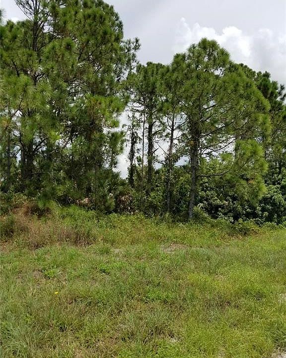 2nd image of 811 8th Ave