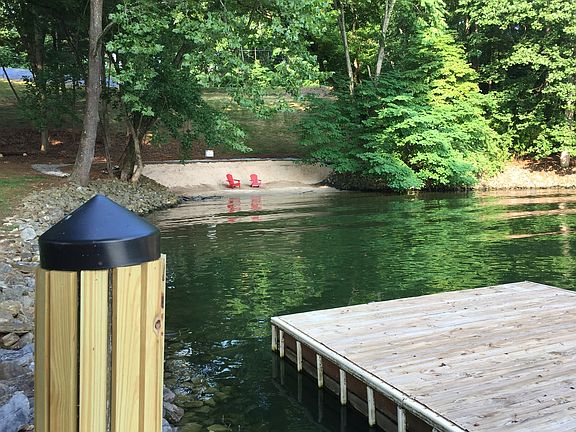 Upgraded Pier Dock w/ power