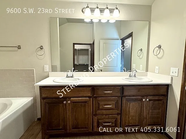9600 SW 23rd St — Photo 21