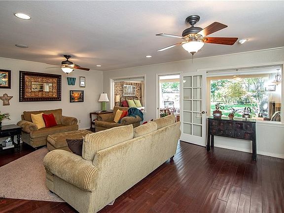 5th image of 546 N Marlborough Cir