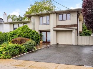 2972 Shore Dr, Merrick, NY 11566