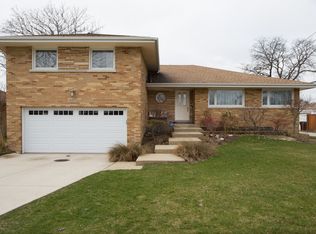 9136 Kenneth Ave, Skokie, IL