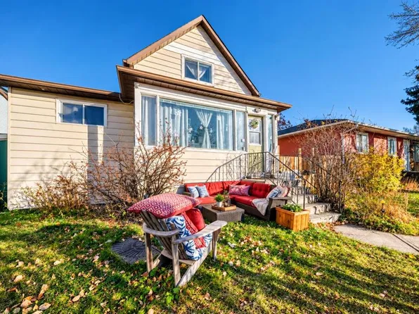 2232 E 42nd St SE, Calgary, AB T2B 1G5