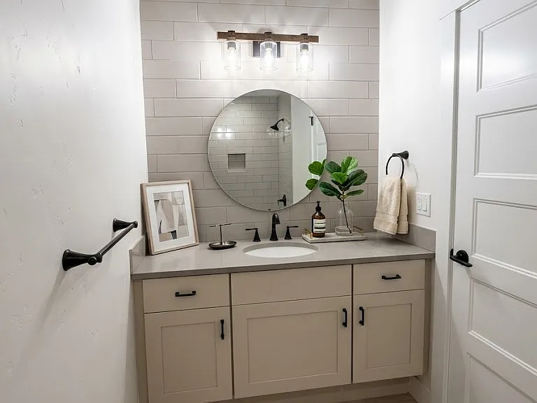 4264 W Lovegood Ln — Photo 9