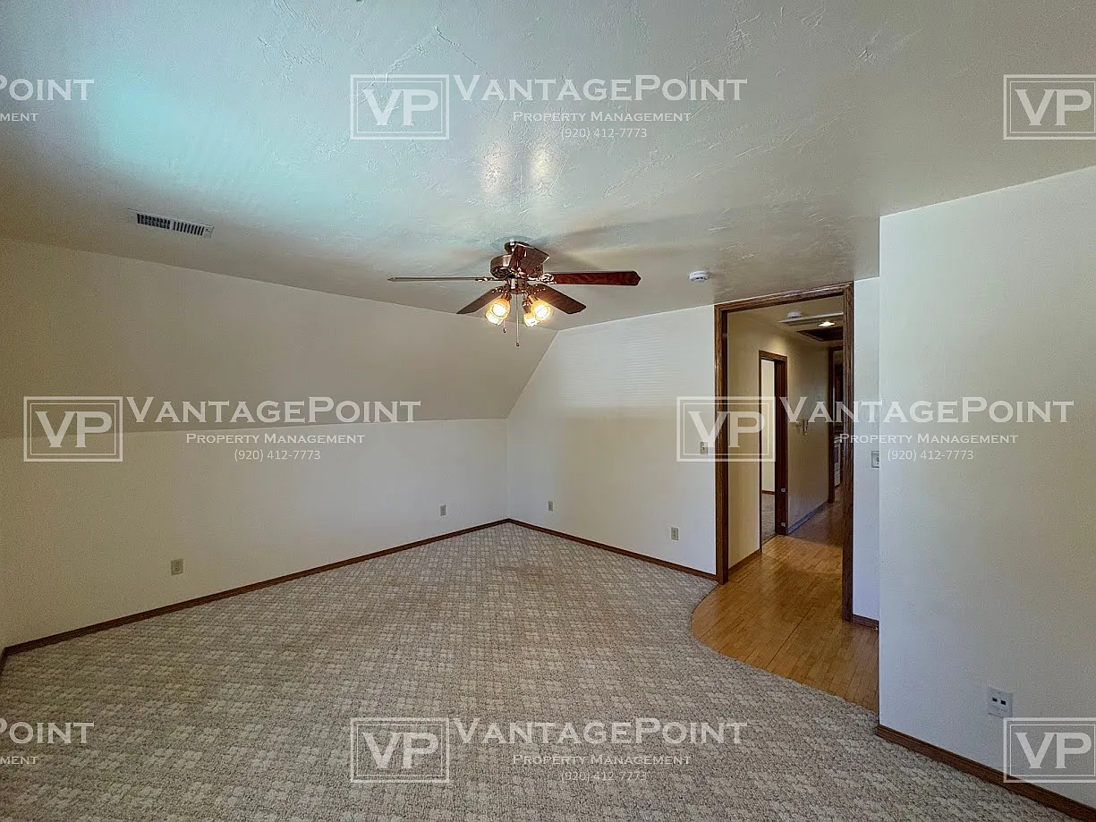 114 North Ontario Street - Upper — Photo 3