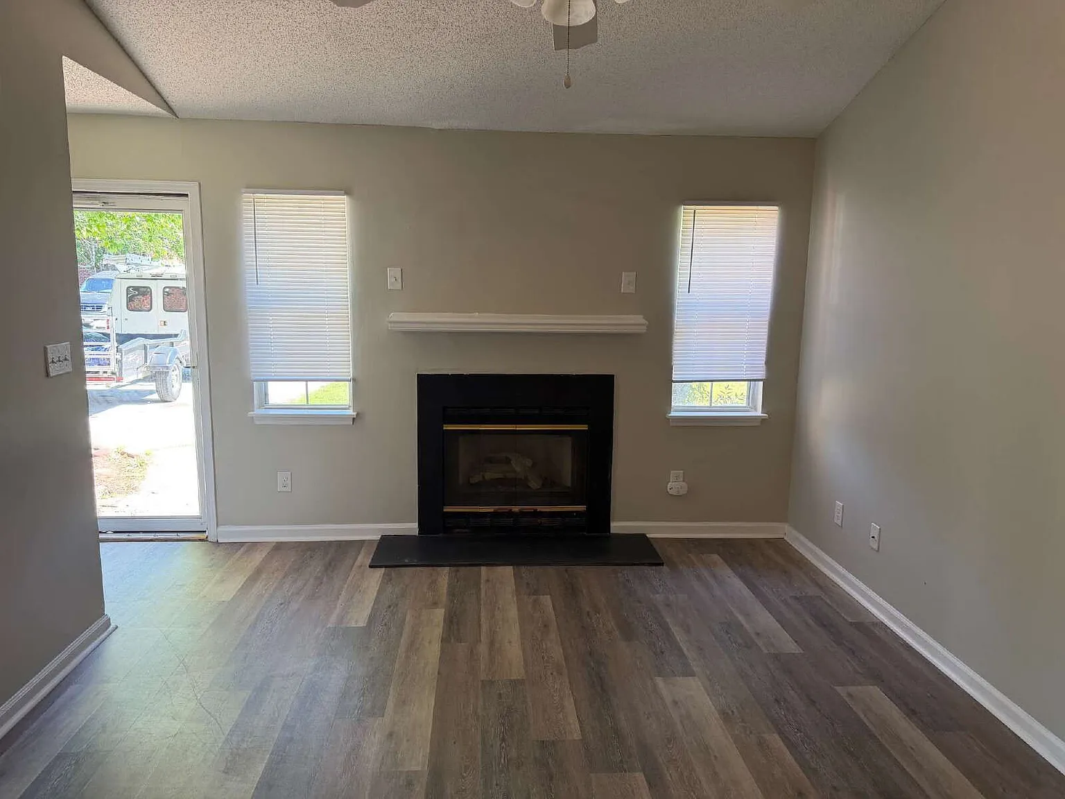 2 bed, 2.0 bath, 978 sqft, $1,250 — Photo 4