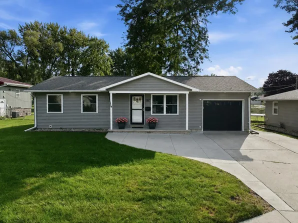 2718 Delane Ave, Waterloo, IA 50701