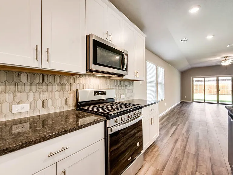 605 Cedar Springs Dr — Photo 14