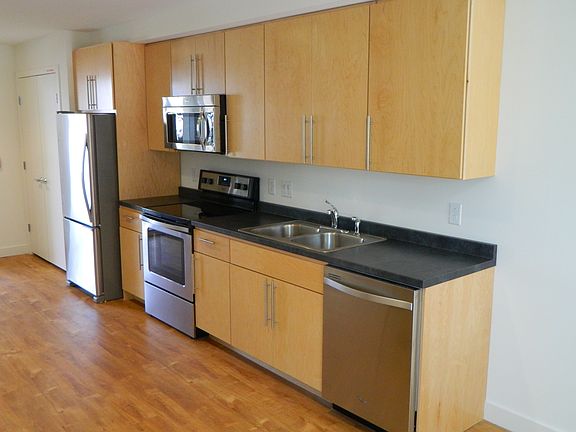 3rd image of 79 W Canal St Unit 203