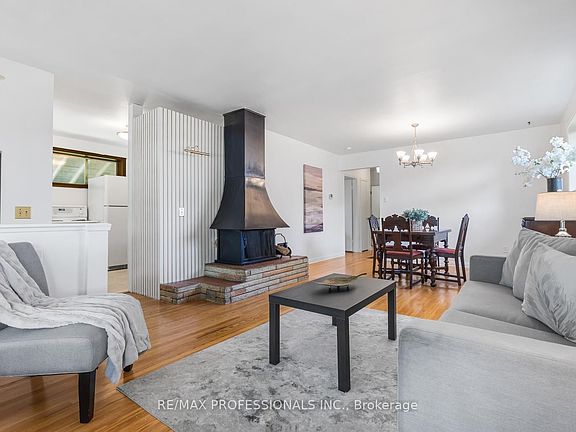 5th image of 25 Hardwick Ct