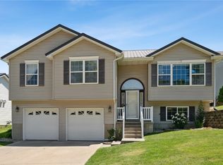 1318 34th St SE, Cedar Rapids, IA 52403