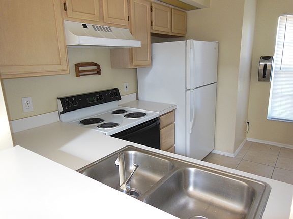 4th image of 14307 Island Cove Dr