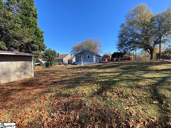 2nd image of 208 Sunshine Ave