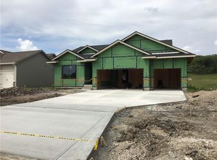 1515 S 100th St, West Des Moines, IA 50266