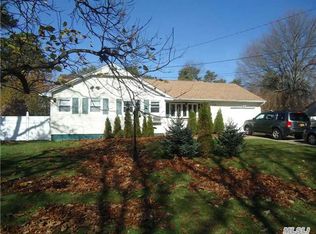 289 Vanderbilt Ave, Brentwood, NY 11717