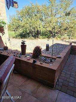 1320 W Desert Hills Dr