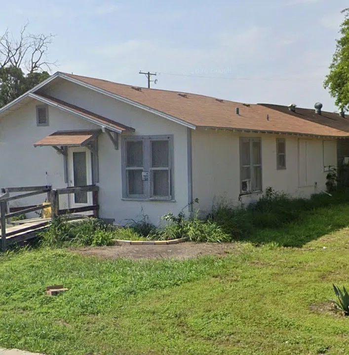 218 E Hoffman Ave #10