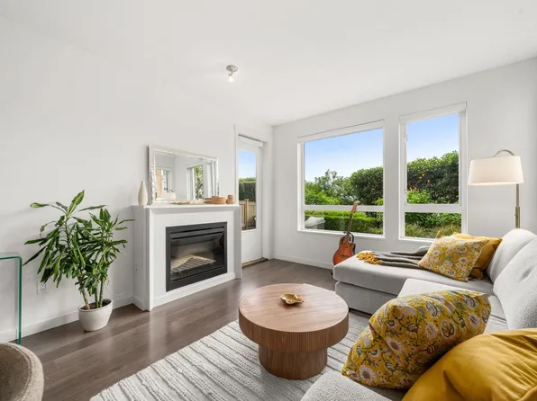 717 Chesterfield Ave #101, North Vancouver, BC V7M 3L8