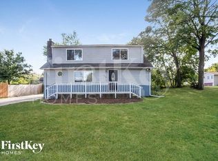 433 W Hawthorne Dr, Round Lake Beach, IL 60073