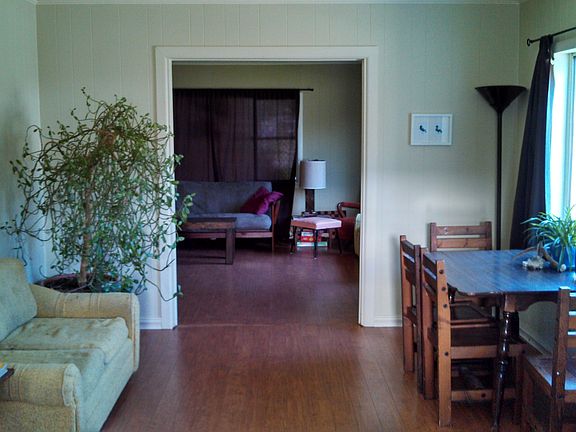3rd image of 1303 Worden Ave