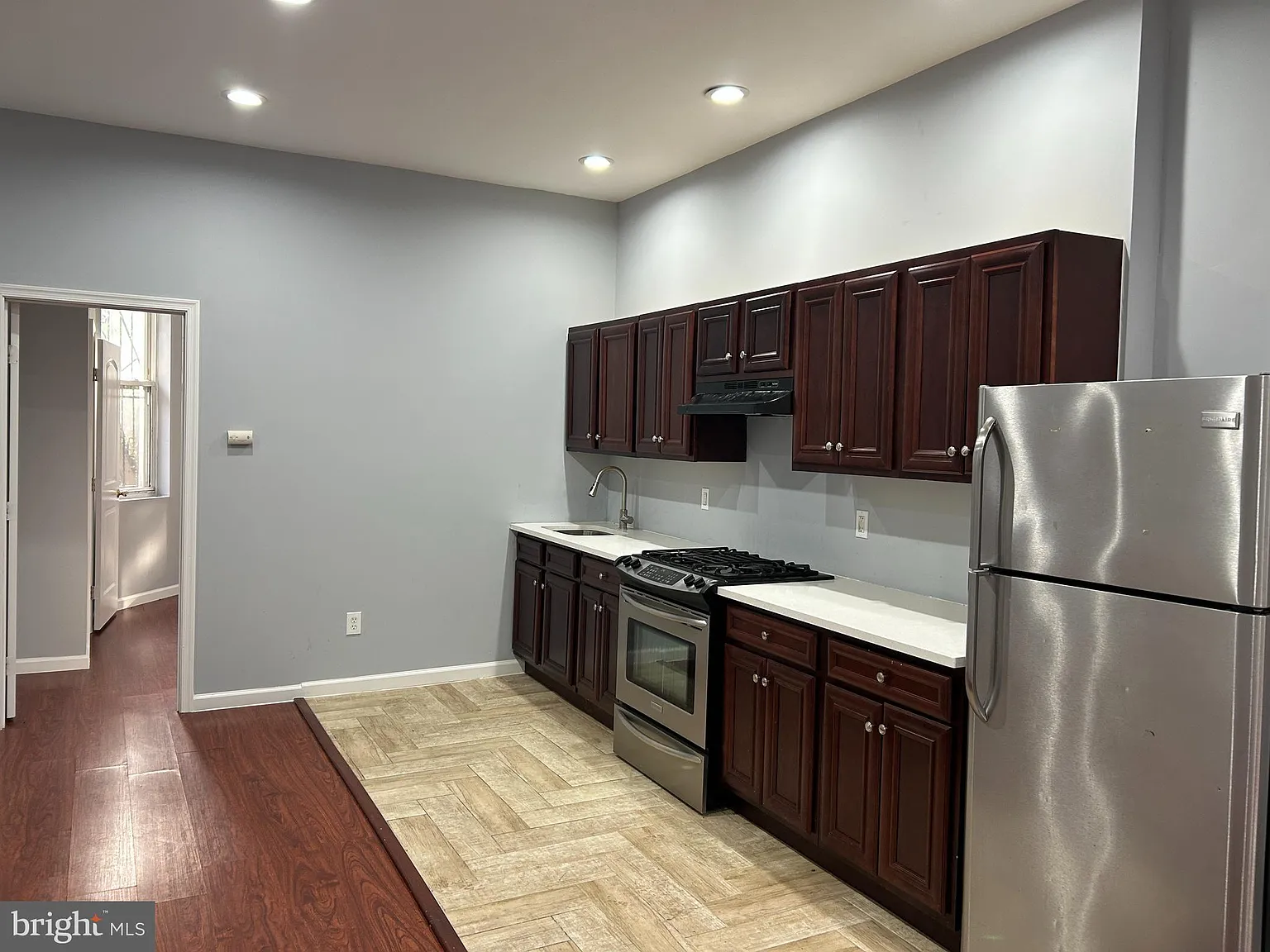 2 bed, $1,150 — Photo 4