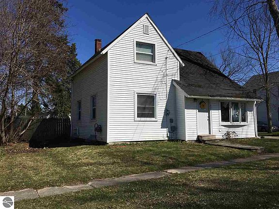 2nd image of 122 N Huron St