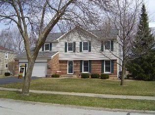 2100 Countryside Cir, Naperville, IL 60565