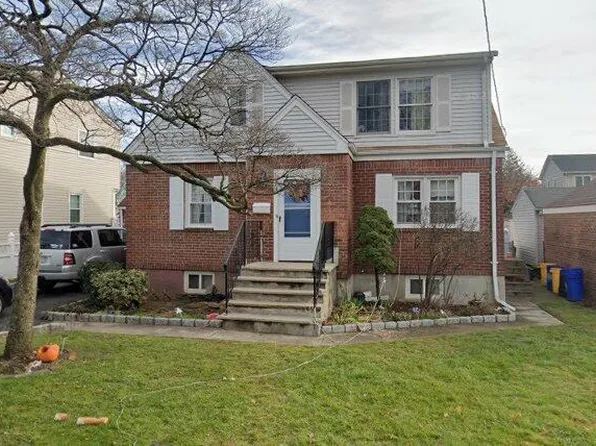 365 Grove St, New Milford, NJ 07646