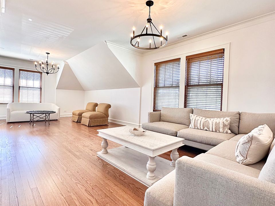 1st image of 6258 N Leona Ave #2